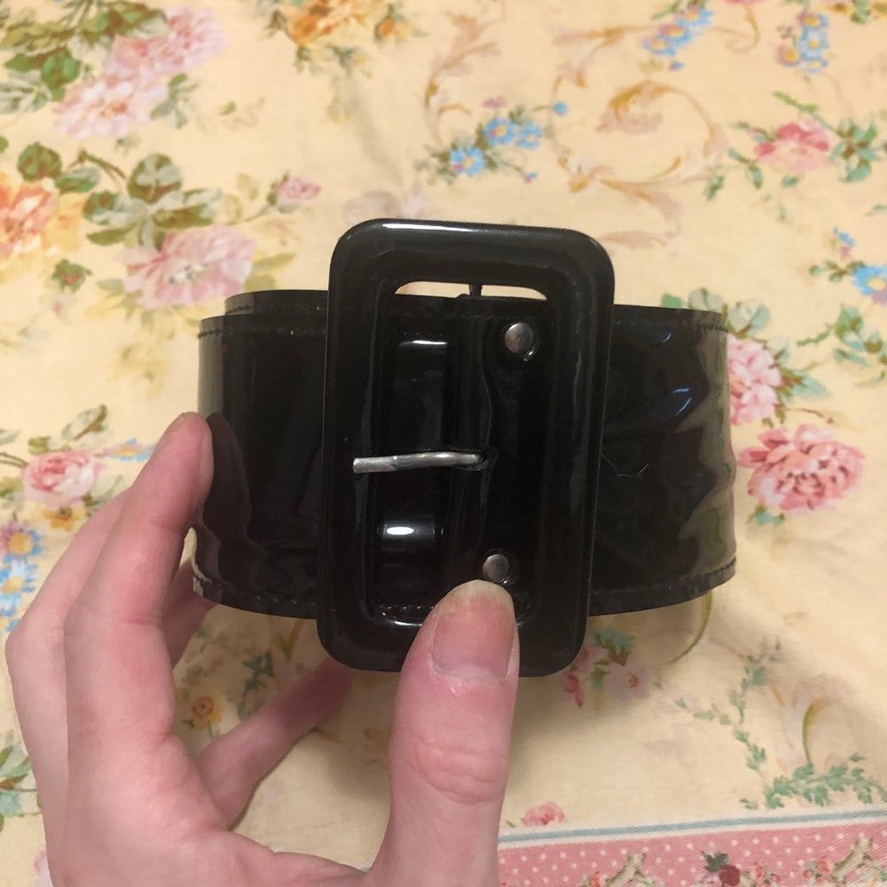 Pinup Couture patent leather belt in size Small.